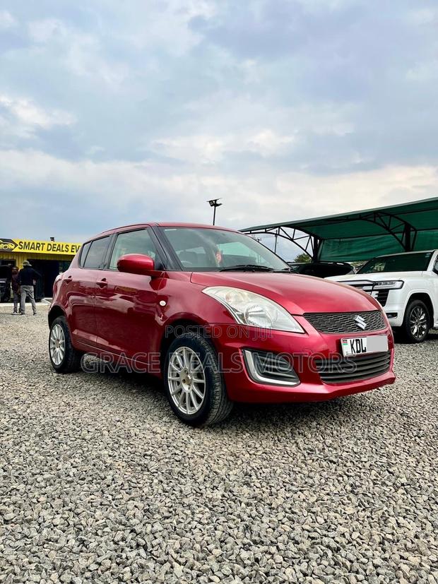 Suzuki Swift 2015 Red
