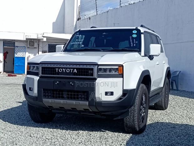 Toyota Land Cruiser Prado 2023 White