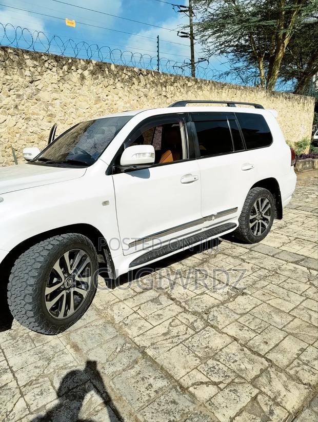 Toyota Land Cruiser Prado 2008 White