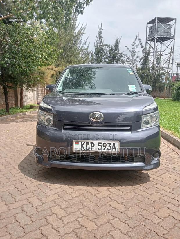Toyota Noah 2010 Gray