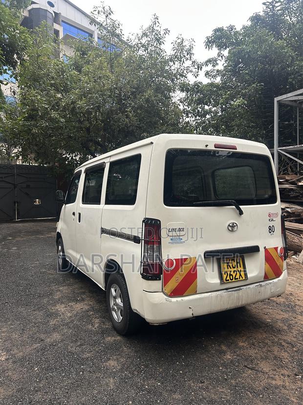 Toyota TownAce 2009 White