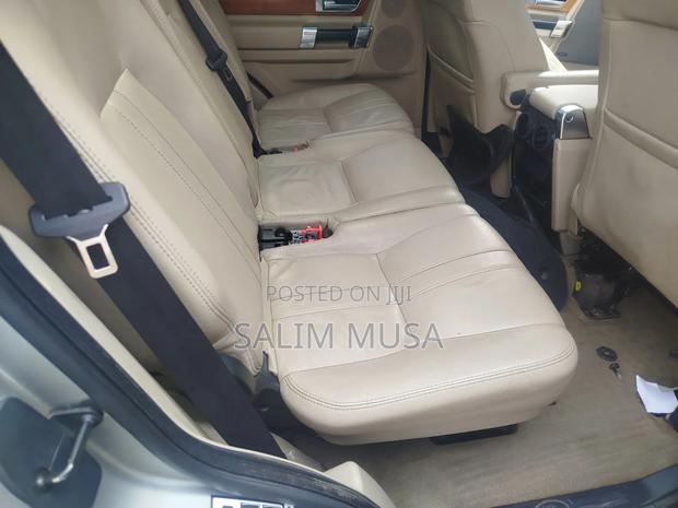 Land Rover Discovery 2015 Gold