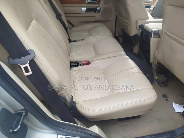Land Rover Discovery 2015 Gold