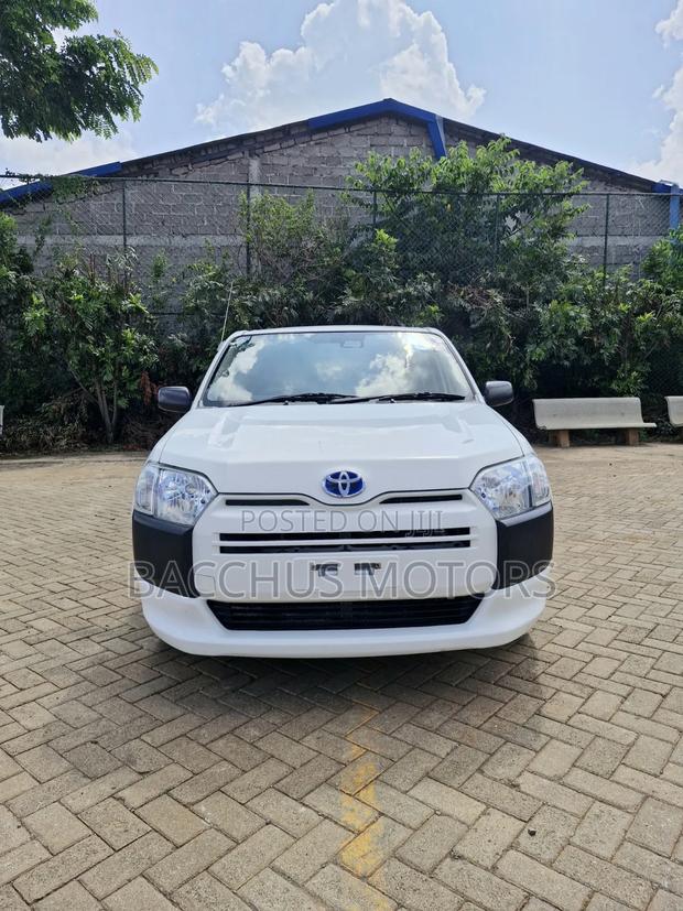 Toyota Succeed 2019 White