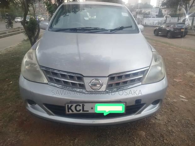 Nissan Tiida 2010 Silver