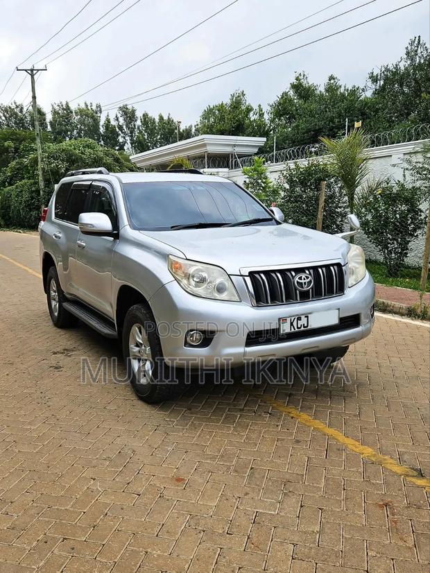 Toyota Land Cruiser Prado 2009 Silver