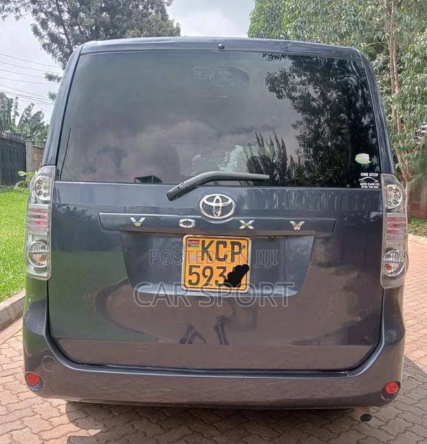 Toyota Noah 2011 Gray
