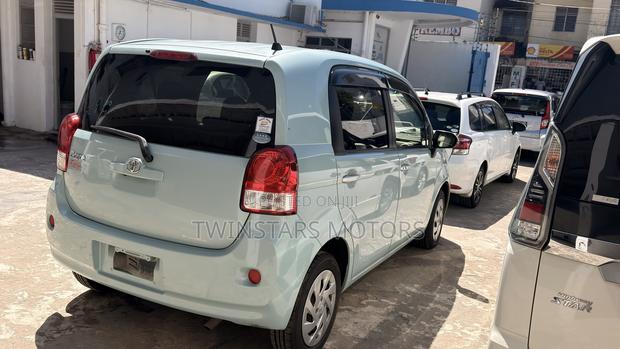 Toyota Porte 1.5 FWD 2020 Yellow