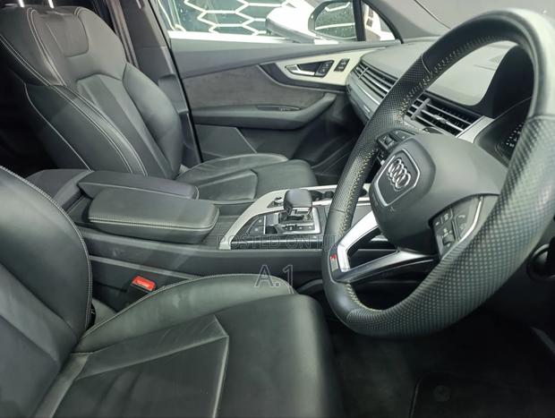 Audi Q7 2019 Pearl