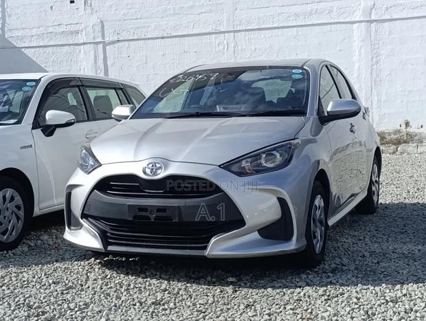 Toyota Yaris 2020 Silver
