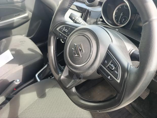 Suzuki Swift 2019 Silver