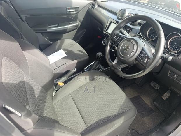 Suzuki Swift 2019 Silver