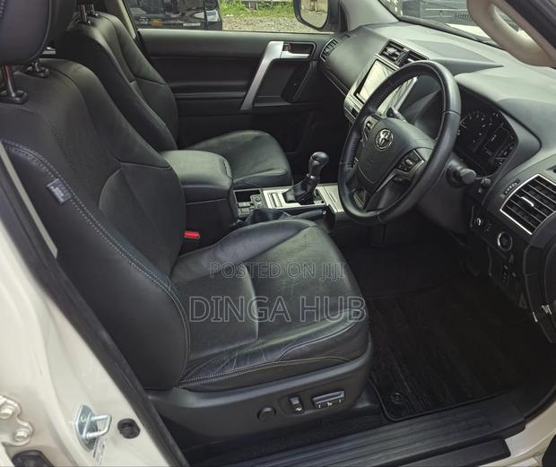 Toyota Land Cruiser Prado 2019 Pearl