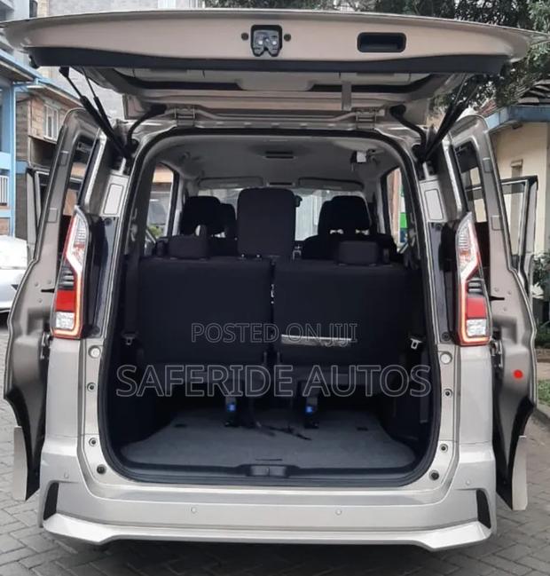 Nissan Serena 2019 Gold