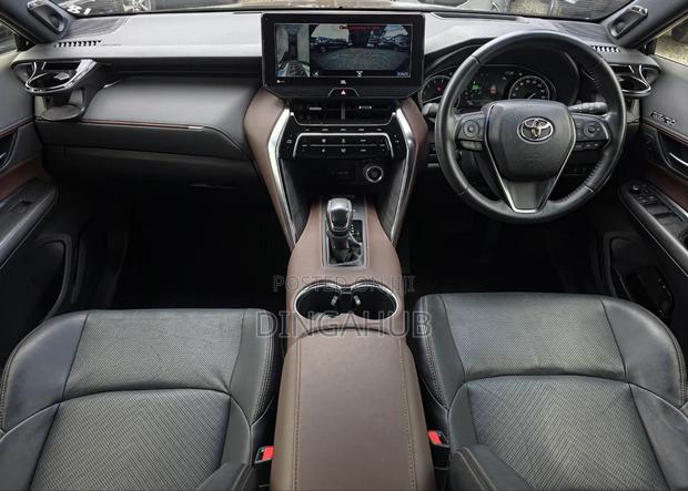 Toyota Harrier 2.0 2020 Black