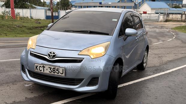 Toyota Ractis 1.3 FWD 2011 Blue