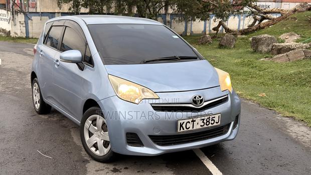 Toyota Ractis 1.3 FWD 2011 Blue