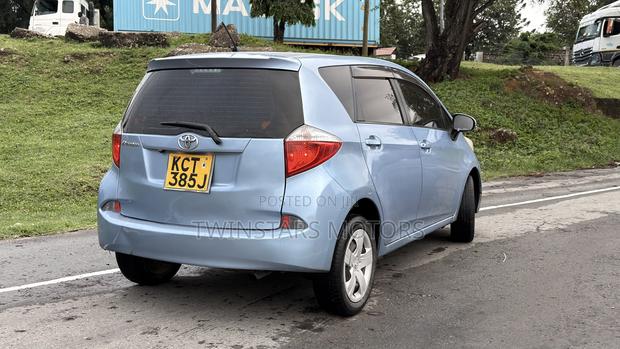 Toyota Ractis 1.3 FWD 2011 Blue