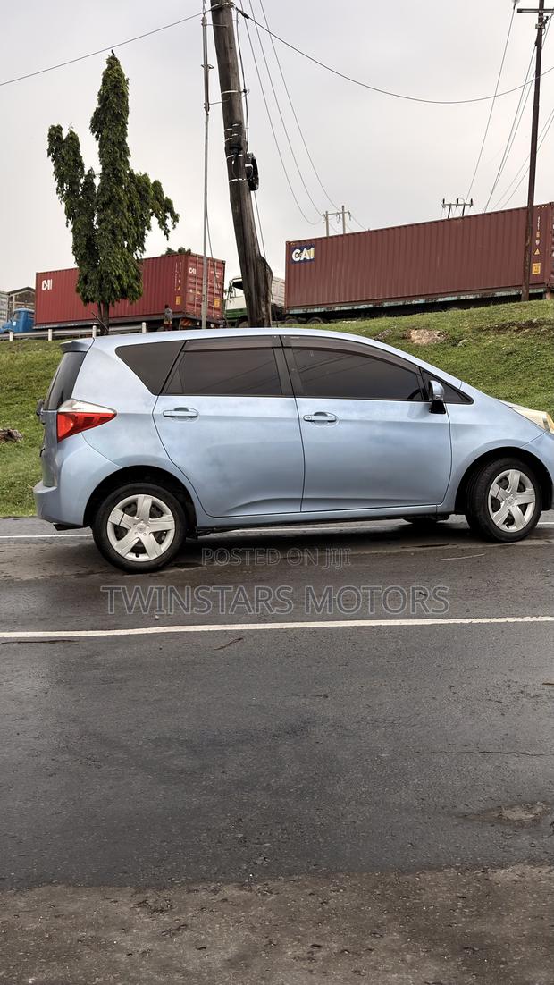 Toyota Ractis 1.3 FWD 2011 Blue