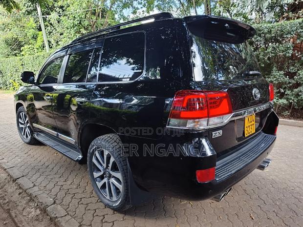 Toyota Land Cruiser 2016 Matt Black