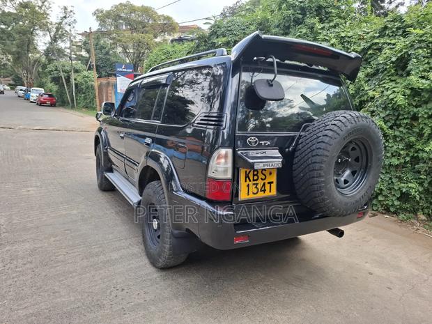 Toyota Land Cruiser Prado 2006 Black