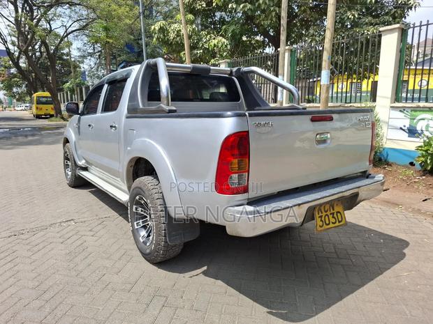 Toyota Hilux 2010 Silver