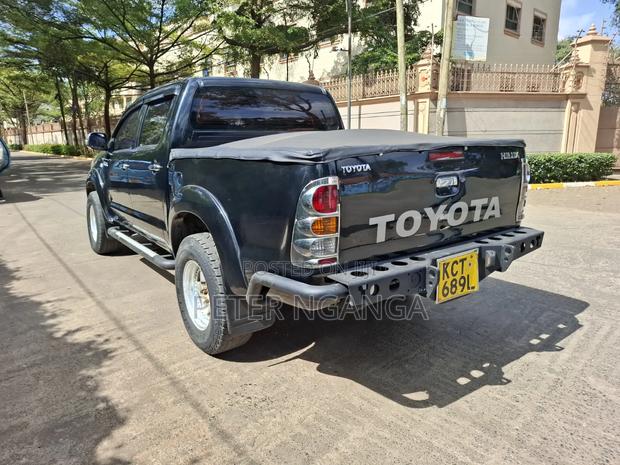 Toyota Hilux 2011 Black