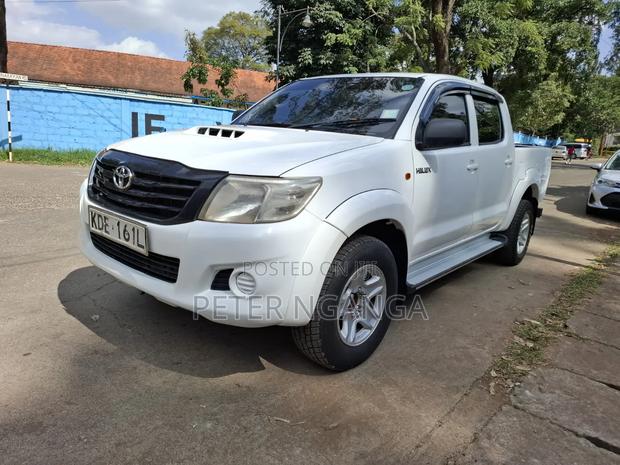 Toyota Hilux 2014 White