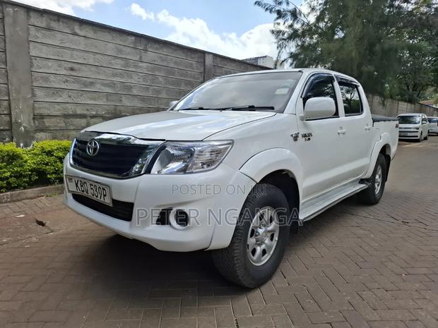 Toyota Hilux 2012 White