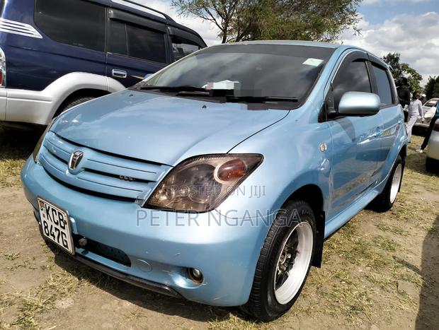 Toyota IST 2005 Blue