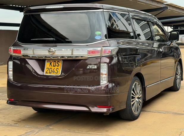 Nissan Elgrand 2017 Burgundy