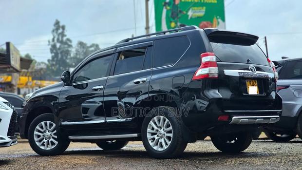 Toyota Land Cruiser Prado 2017 Black