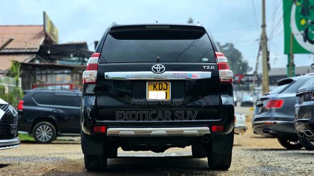 Toyota Land Cruiser Prado 2017 Black