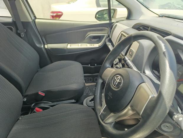 Toyota Vitz 2019 Silver