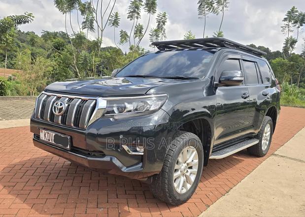 Toyota Land Cruiser Prado 2010 Black