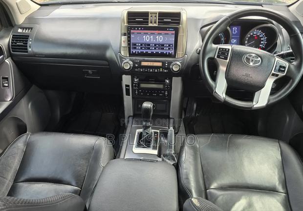 Toyota Land Cruiser Prado 2010 Black