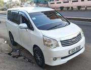 Toyota Noah 2011 White for sale