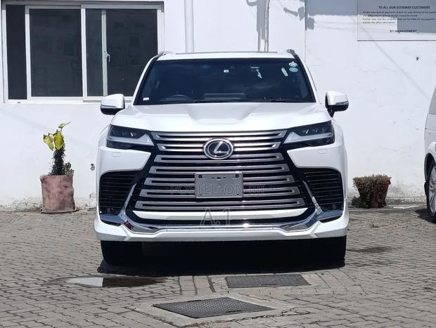 Lexus LX 2022 White