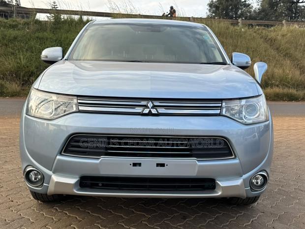 Mitsubishi Outlander 2016 Blue