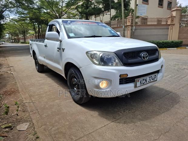 Toyota Hilux 2011 Off white