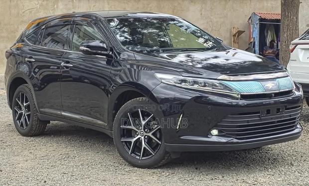 Toyota Harrier 2.0 2019 Blue