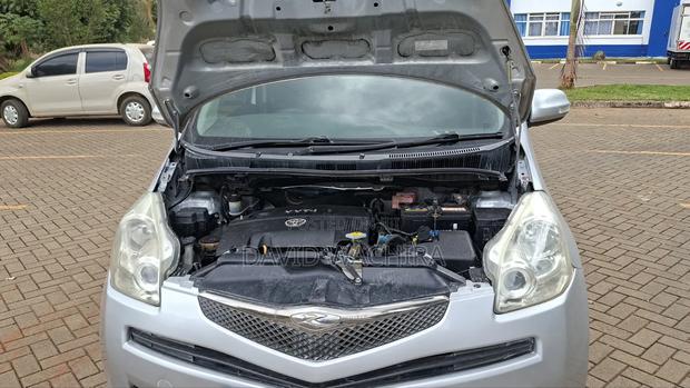 Toyota Ractis 2008 Silver