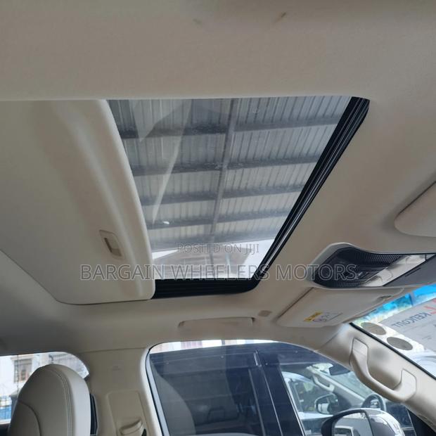 Toyota Land Cruiser 2022 White