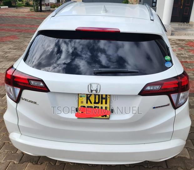 Honda Vezel 2015 White