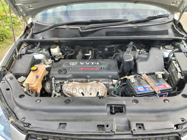 Toyota RAV4 2010 Silver