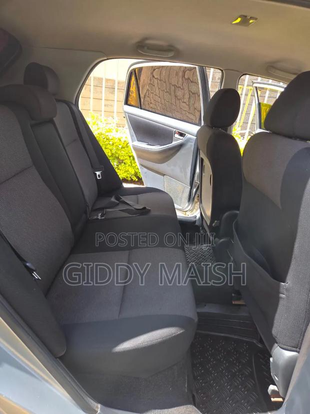 Toyota Corolla RunX 2006 Silver