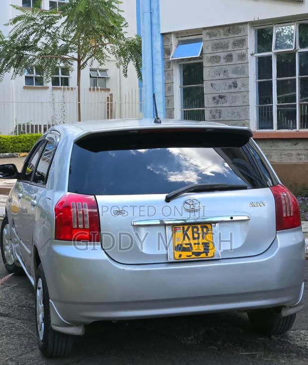 Toyota Corolla RunX 2006 Silver