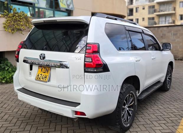 Toyota Land Cruiser Prado 2018 Off white