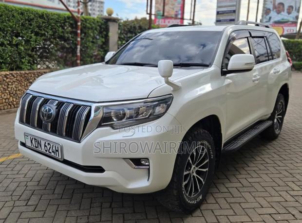 Toyota Land Cruiser Prado 2018 Off white