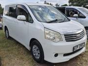Toyota Noah 2011 Off white for sale